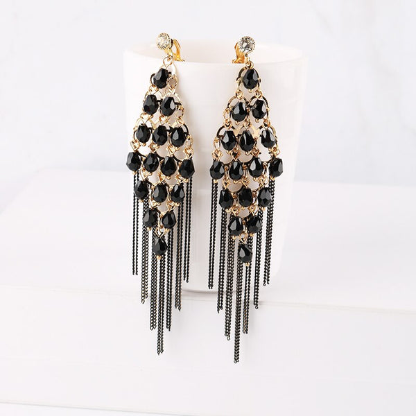 Pendientes largos con borlas colgantes de color dorado de moda