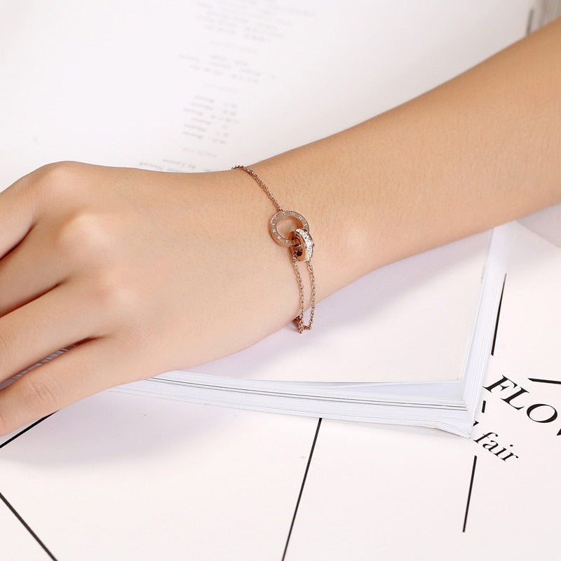Shiny Circle Crystal Circle Roman Numeral Bracelet For Woman