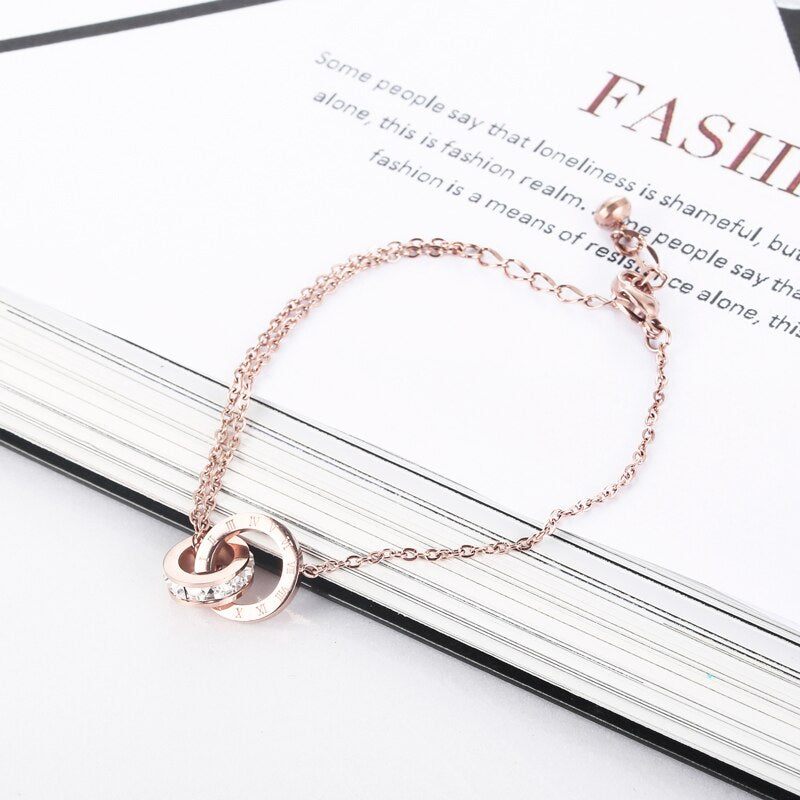 Shiny Circle Crystal Circle Roman Numeral Bracelet For Woman