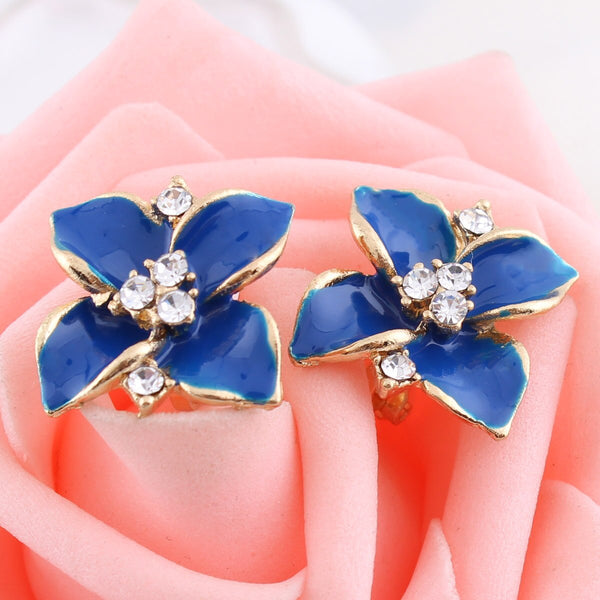Pendientes de clip con flor azul para mujer, elegantes y a la moda, sin perforaciones.